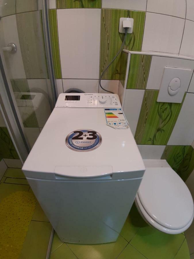 Studio Apartman F&L Makarska Eksteriør billede